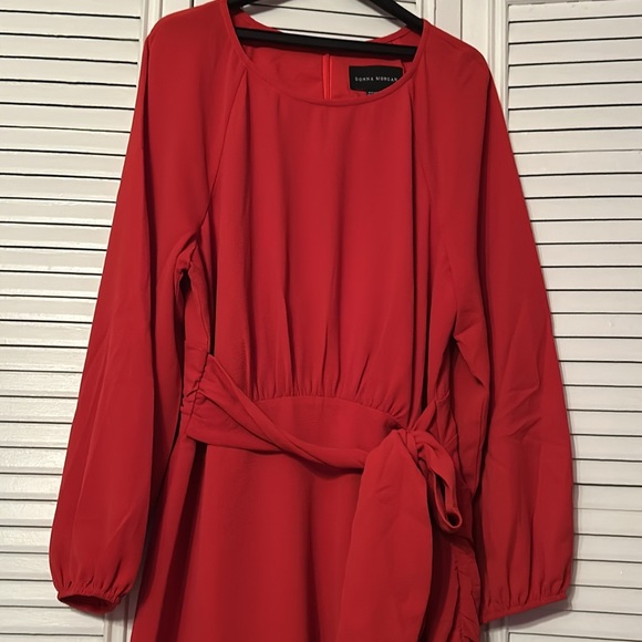 Donna Morgan Women's Long Sleeve Asymmetrical Hem Flounce Dress w/tie fluttering - Picture 4 of 10